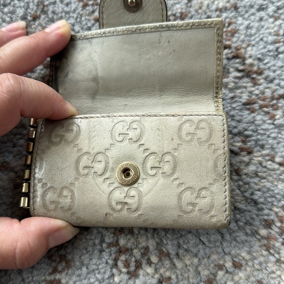 GUCCI Heart Leather Embossed 6 Key Holder Guccissima Beige Gold - Picture 3 of 7